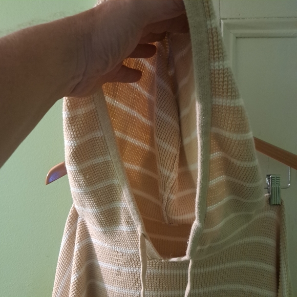 GAP Women's Hooded Sweater - Picture 3 of 6